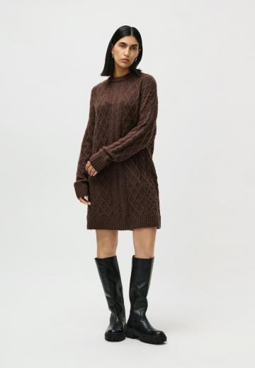 Вязаное платье