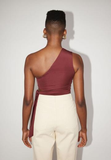 Топ на бретельках