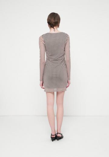 Короткое платье