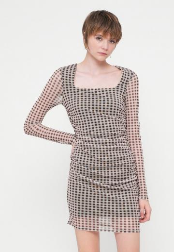 Короткое платье