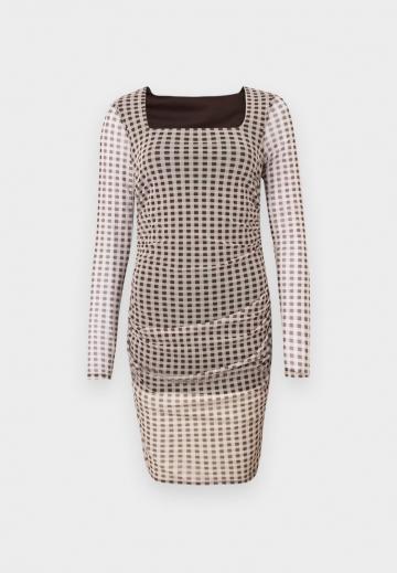 Короткое платье