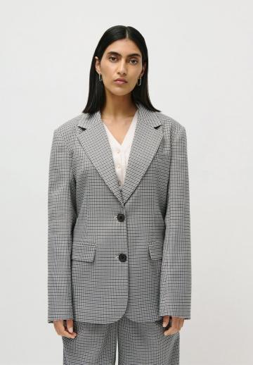 Длинный блейзер