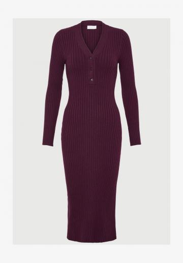 Платье футляр