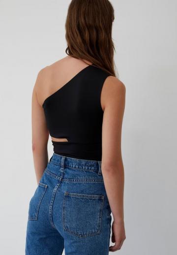 Блузка без рукавов