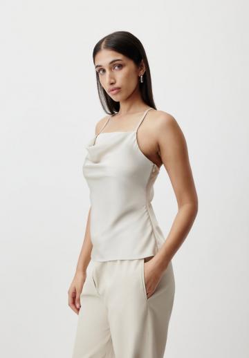 Топ на бретельках