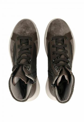 Сапожки на танкетке