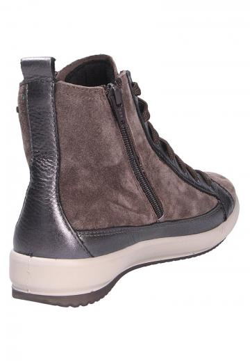 Ботинки на шнуровке