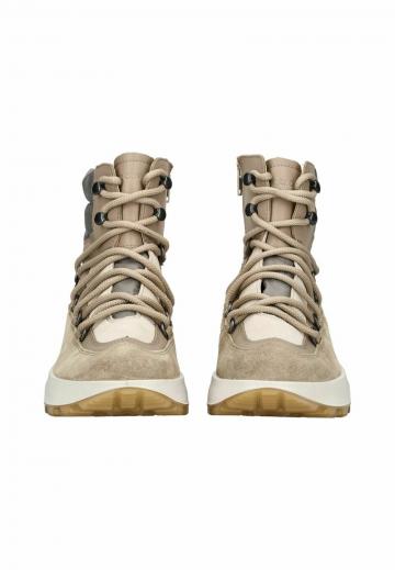 Сапожки на танкетке