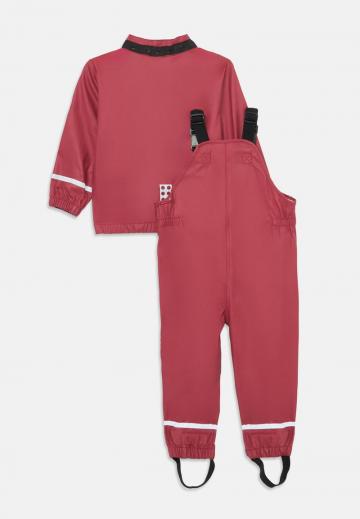 Набор одежды