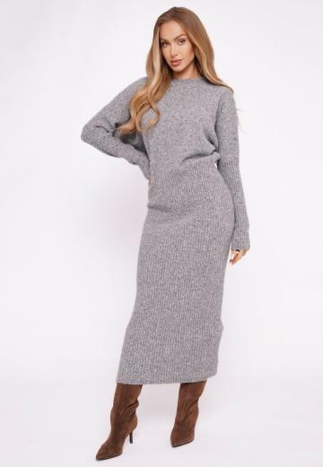 Вязаное платье