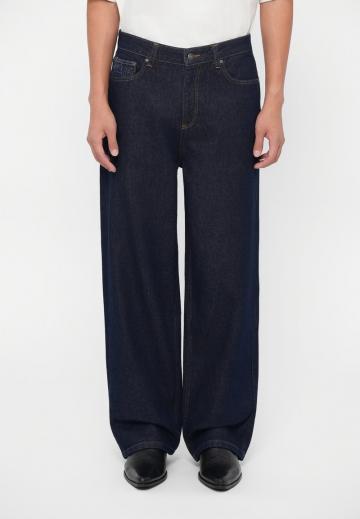 Прямые джинсы