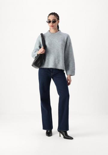 Короткие джинсы