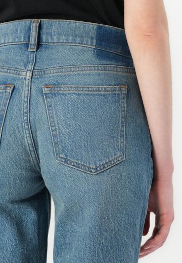 Прямые джинсы
