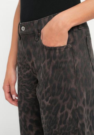 Узкие джинсы