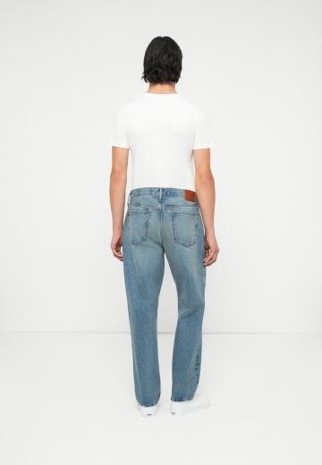 Свободные джинсы