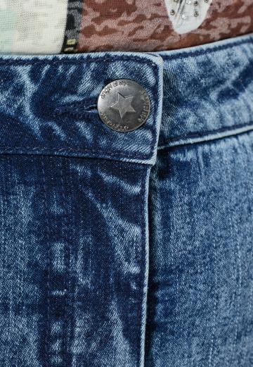 Короткие джинсы