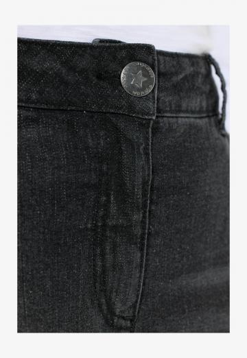 Короткие джинсы