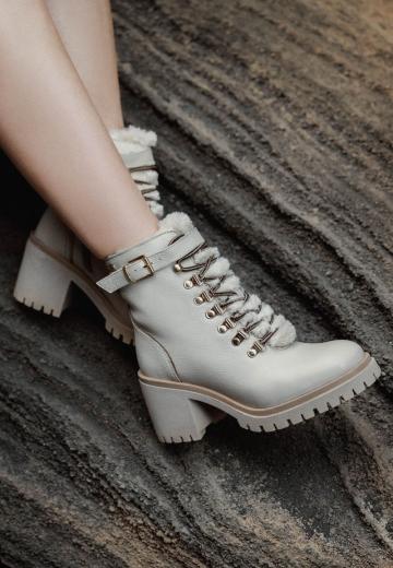 Полусапожки на высоком каблуке