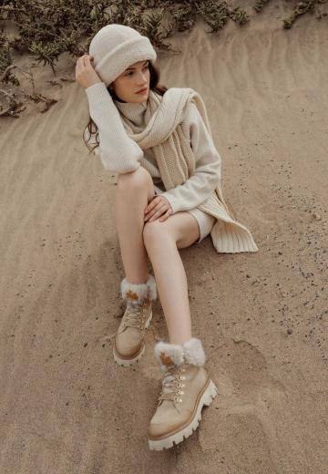 Ботинки на шнуровке