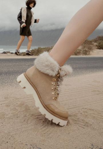 Ботинки на шнуровке