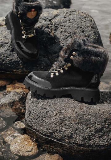 Ботинки на шнуровке