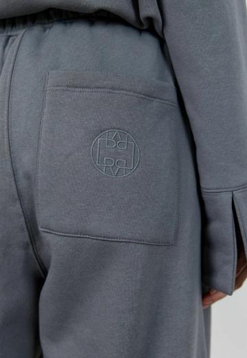 Спортивные штаны