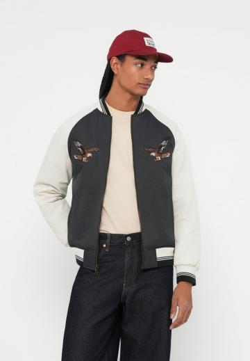 Куртка бомбер