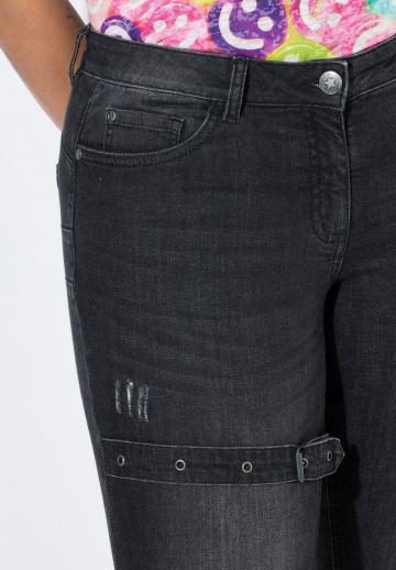 Короткие джинсы