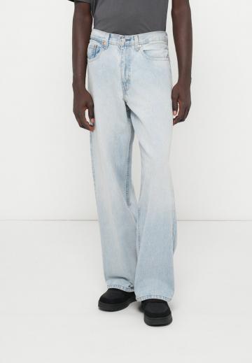 Свободные джинсы