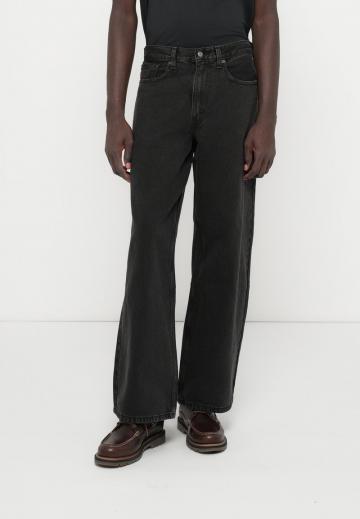 Свободные джинсы