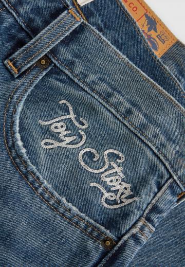 Клешеные джинсы