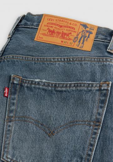 Клешеные джинсы