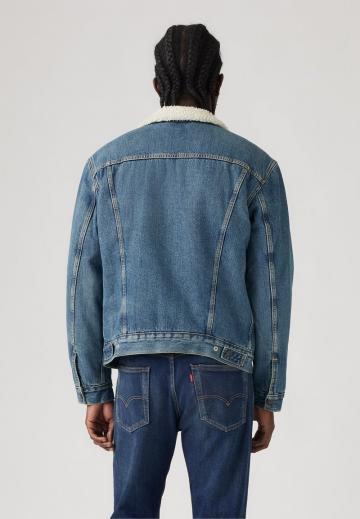 Джинсовая куртка