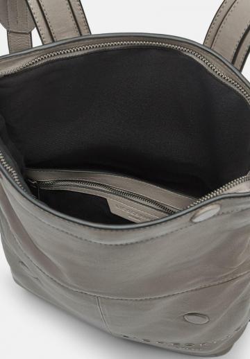 Кожаный рюкзак