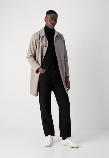 Короткое пальто