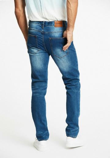Узкие джинсы