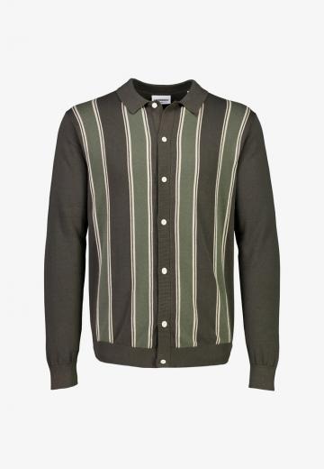 Вязаная кофта