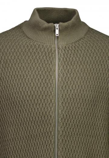 Вязаная кофта