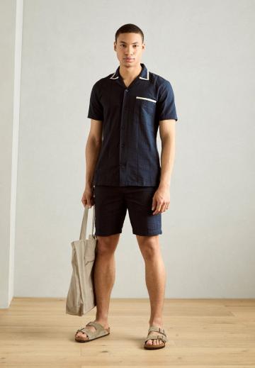 Рубашка с коротким рукавом