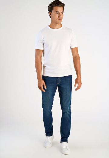 Узкие джинсы