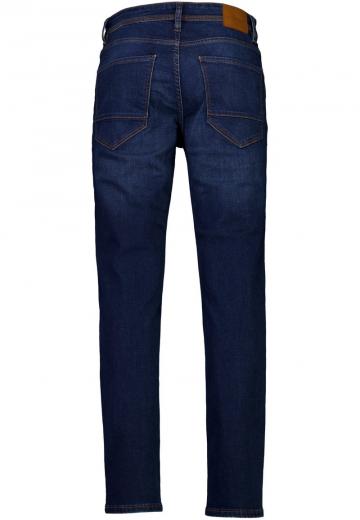 Узкие джинсы