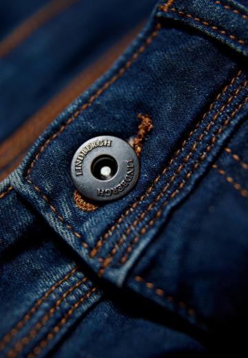 Узкие джинсы