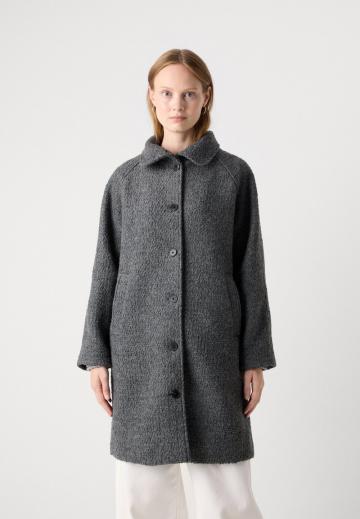 Короткое пальто