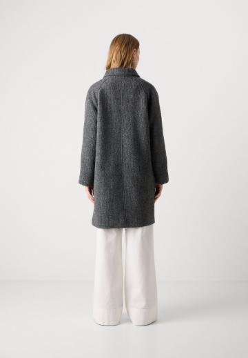 Короткое пальто