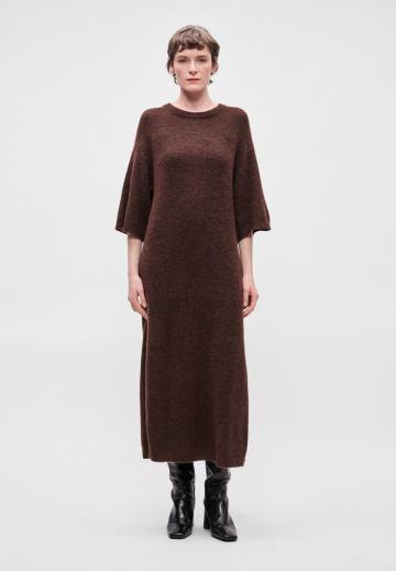 Вязаное платье