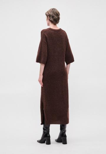 Вязаное платье