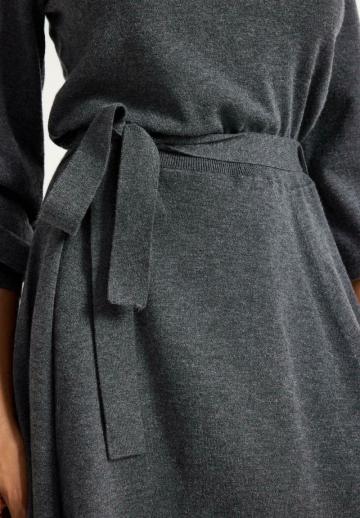 Вязаное платье