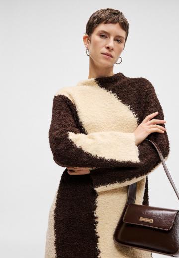 Вязаное платье