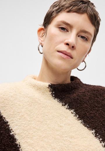 Вязаное платье