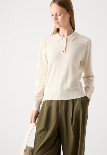 Пуловер с воротником поло